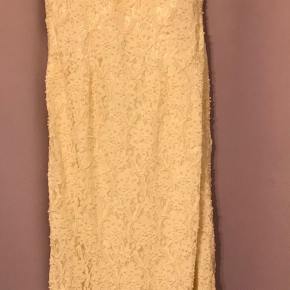 Wedding Gown Ivory Lace and Pearls - Picture 4 of 8